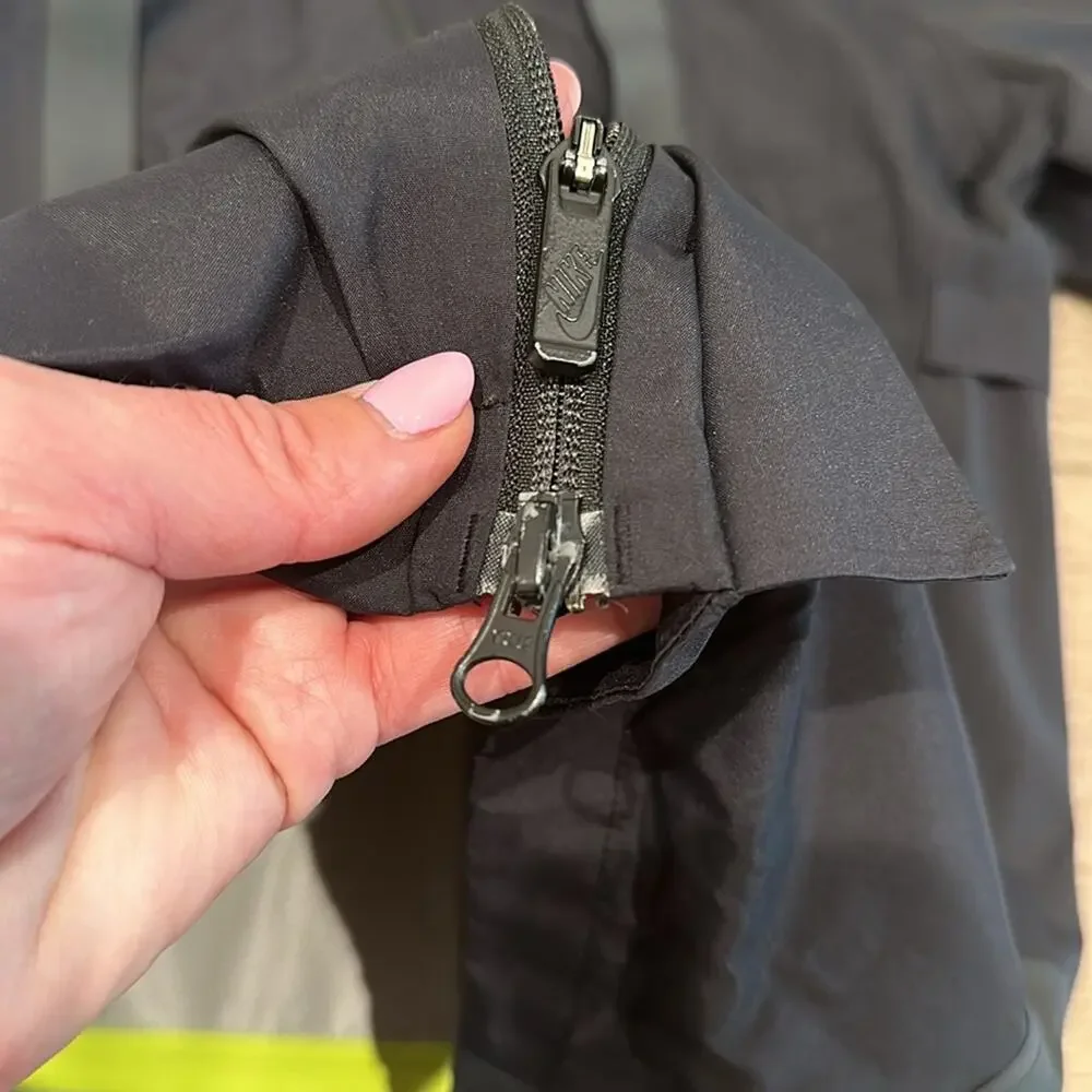 NIKE Black Gray Neon Yellow Waterproof Hooded Full Zipper Jacket‎ Size Small